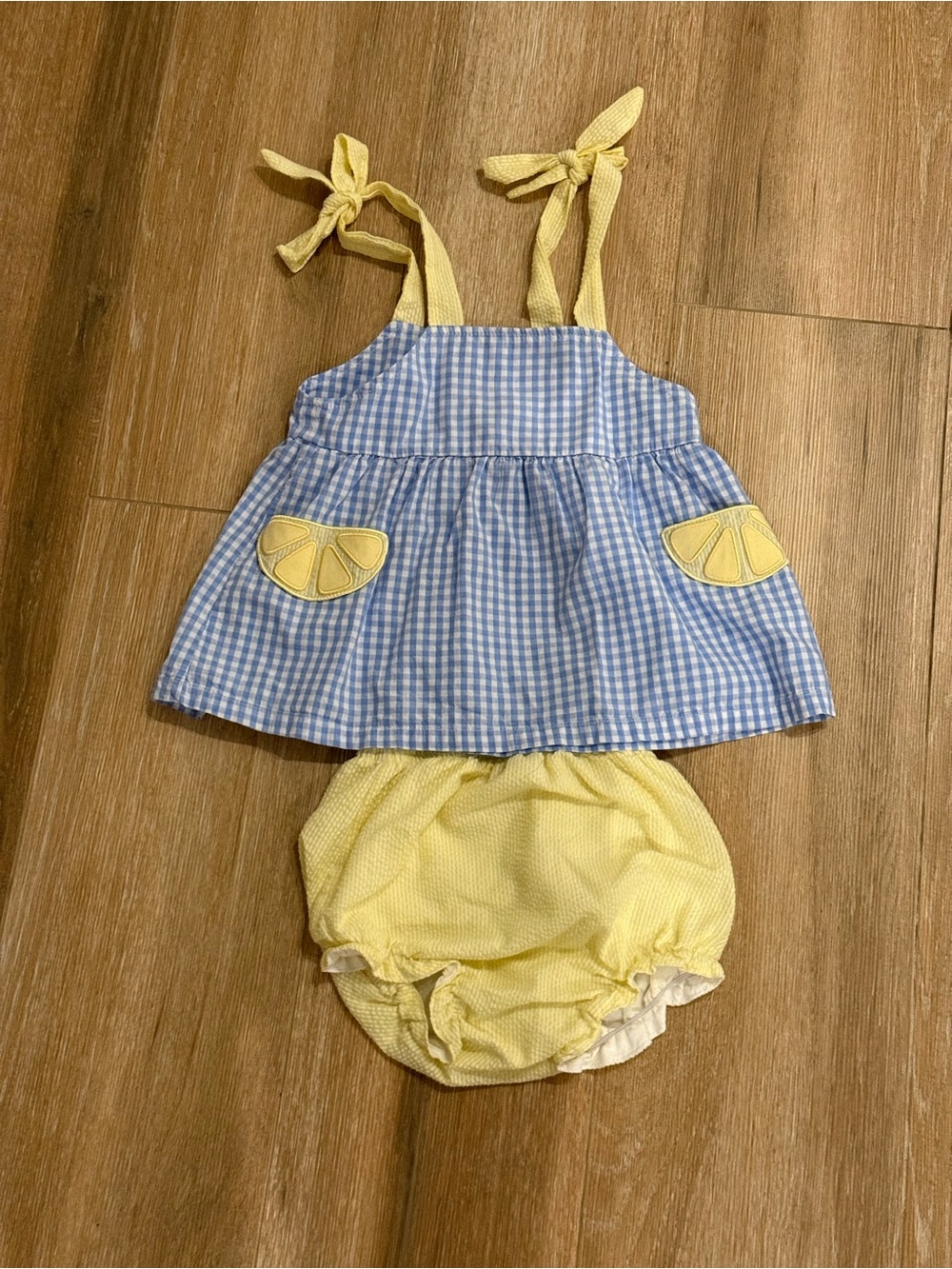 Stitchy Fish Lemon Outfit
